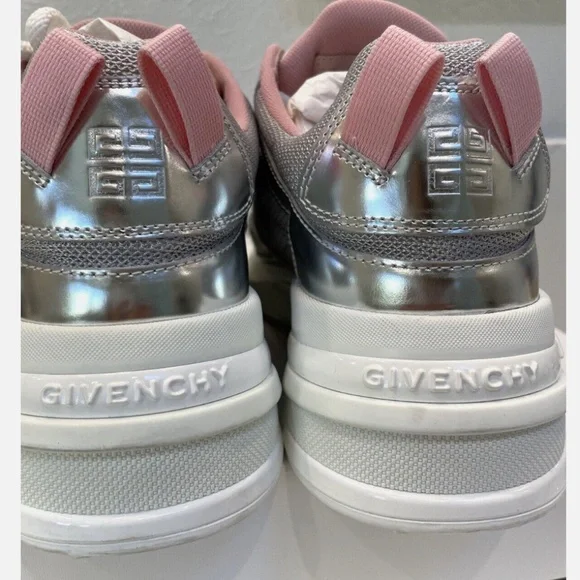 Givenchy Womens Giv 1 Metallic Runner Sneakers Silver $950 (Runs Small)
